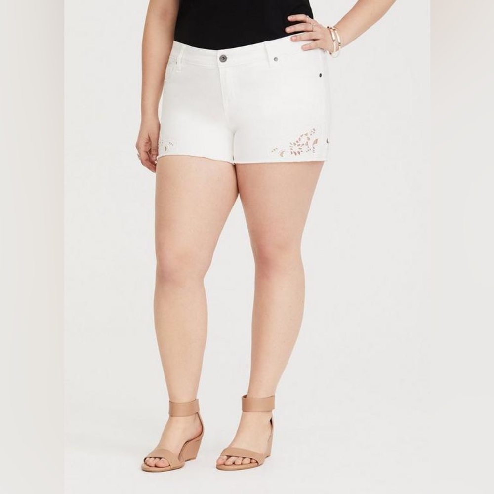 Torrid Cutout Embroidery Skinny Short - Vintage Stretch White